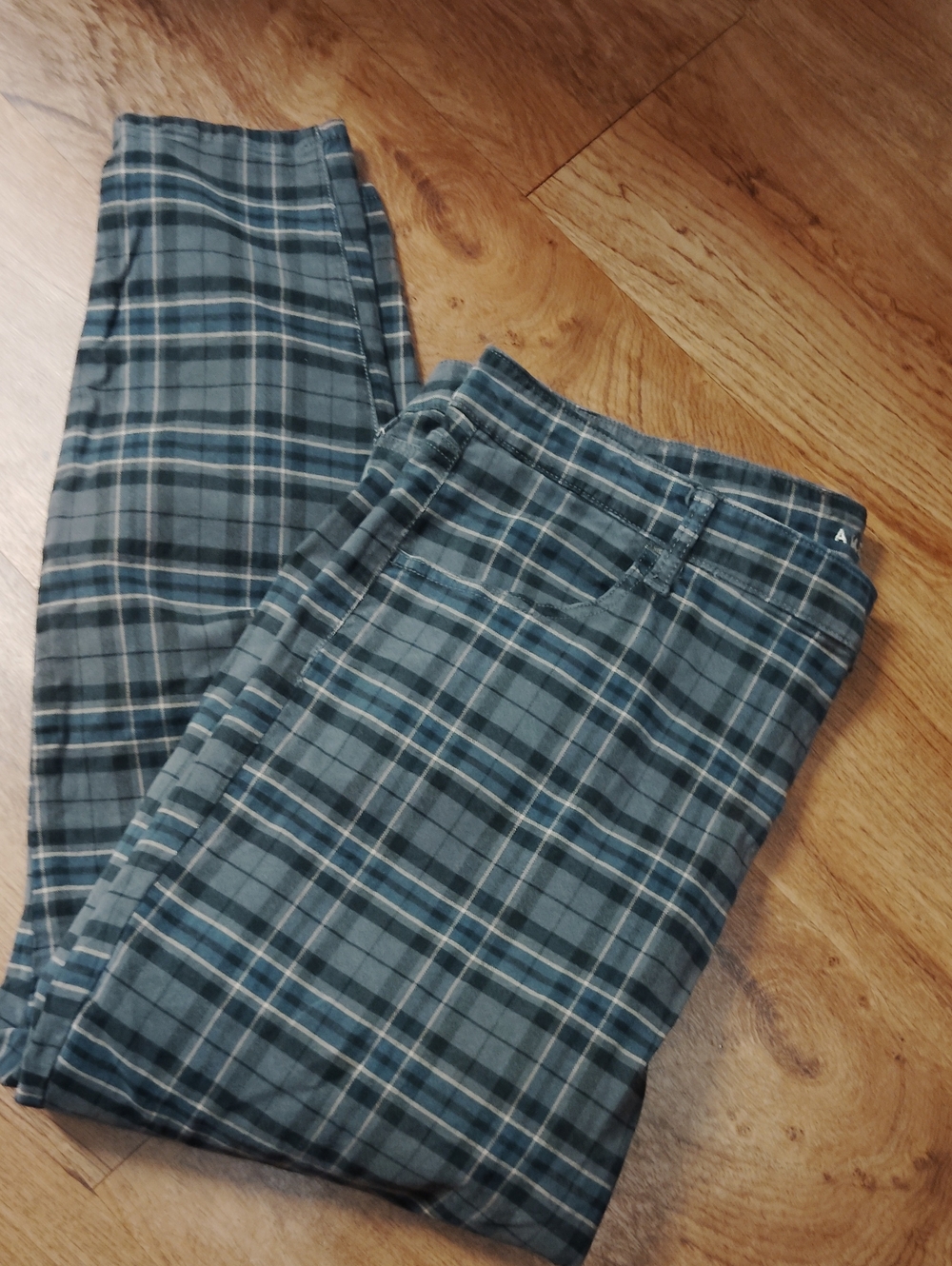American Eagle Outfitters Grayband Blue Plaid Relaxed Jeans